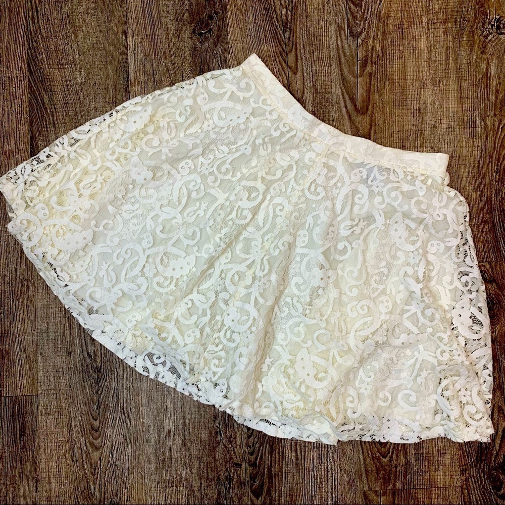 H&M ivory lace full circle mini skirt EUC small